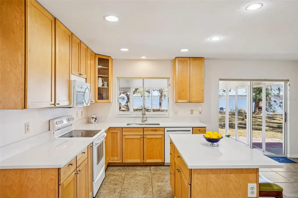 37048 County Road 452 Grand Island FL 32735