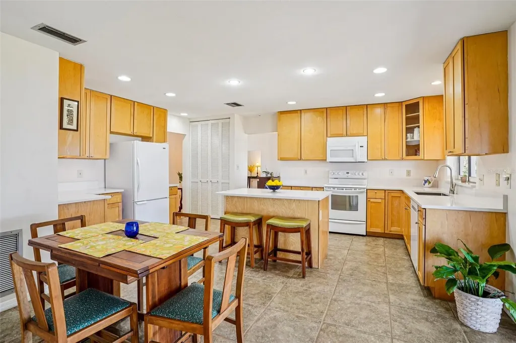 37048 County Road 452 Grand Island FL 32735