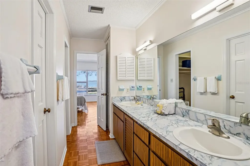 37048 County Road 452 Grand Island FL 32735