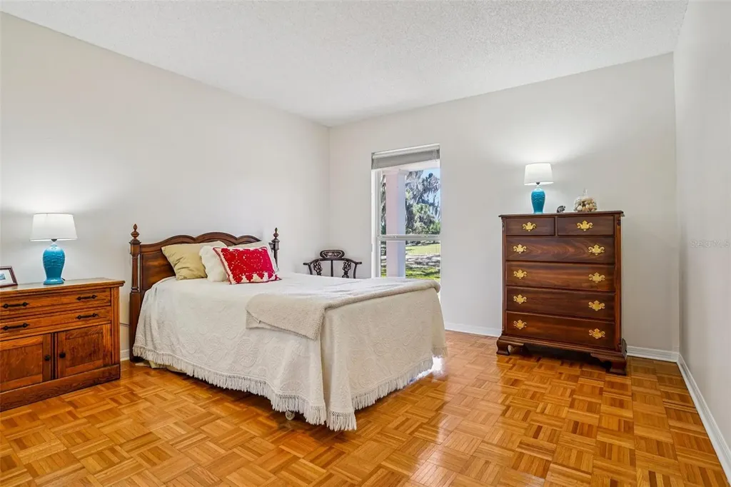 37048 County Road 452 Grand Island FL 32735