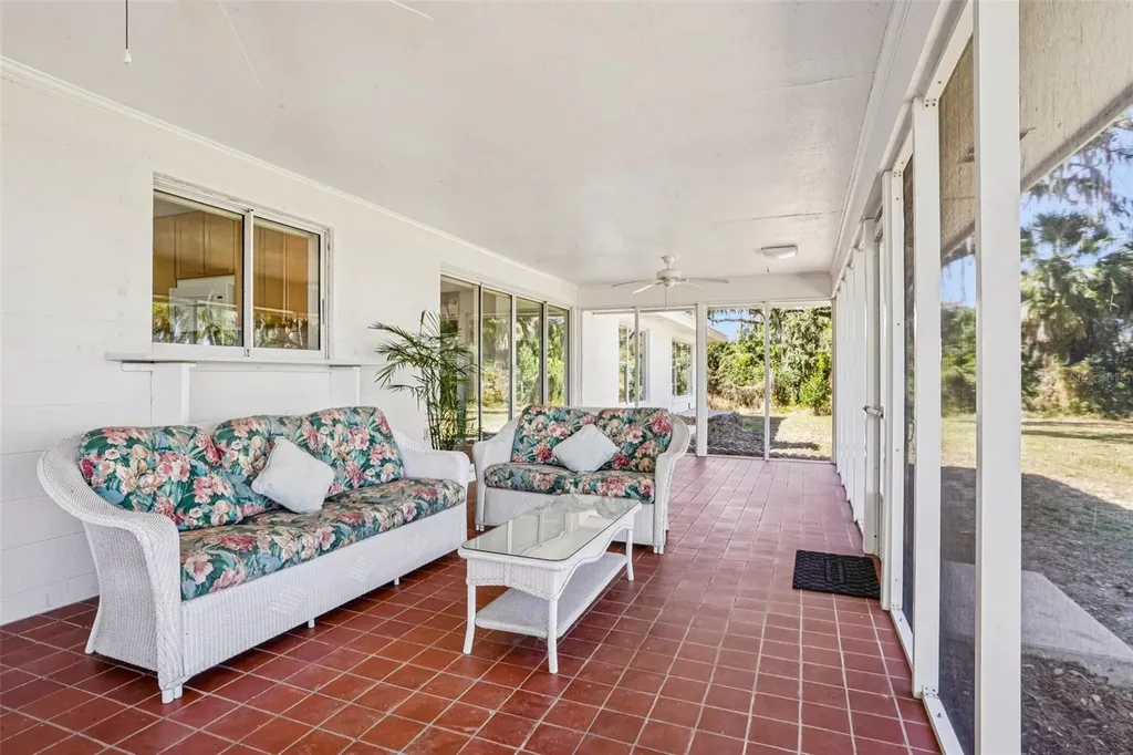 37048 County Road 452 Grand Island FL 32735