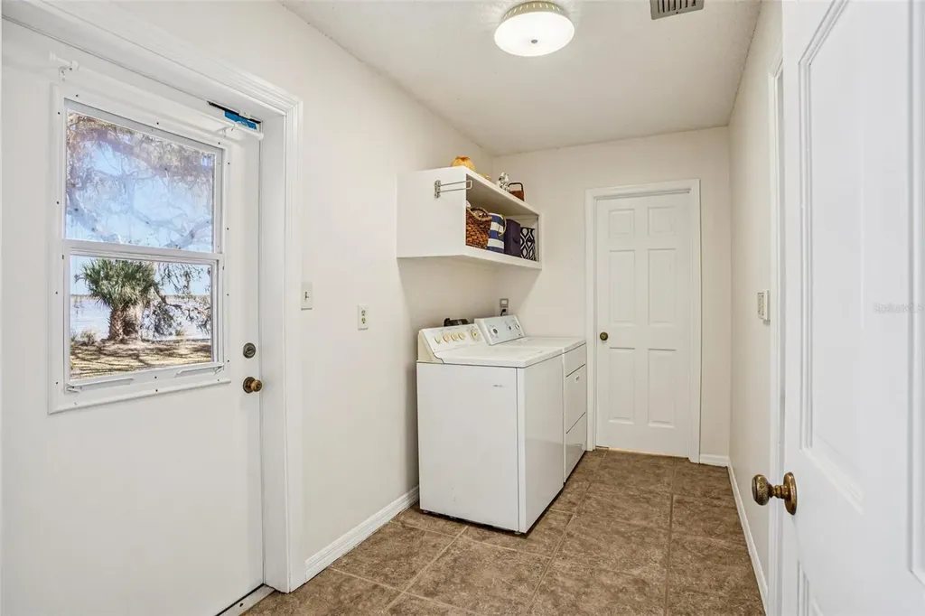 37048 County Road 452 Grand Island FL 32735
