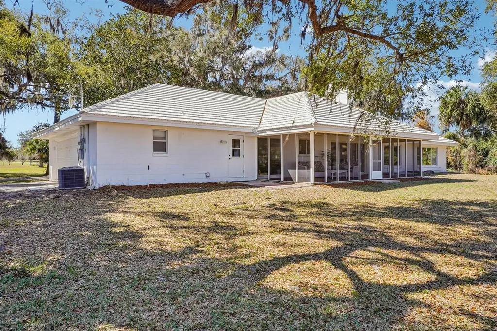 37048 County Road 452 Grand Island FL 32735