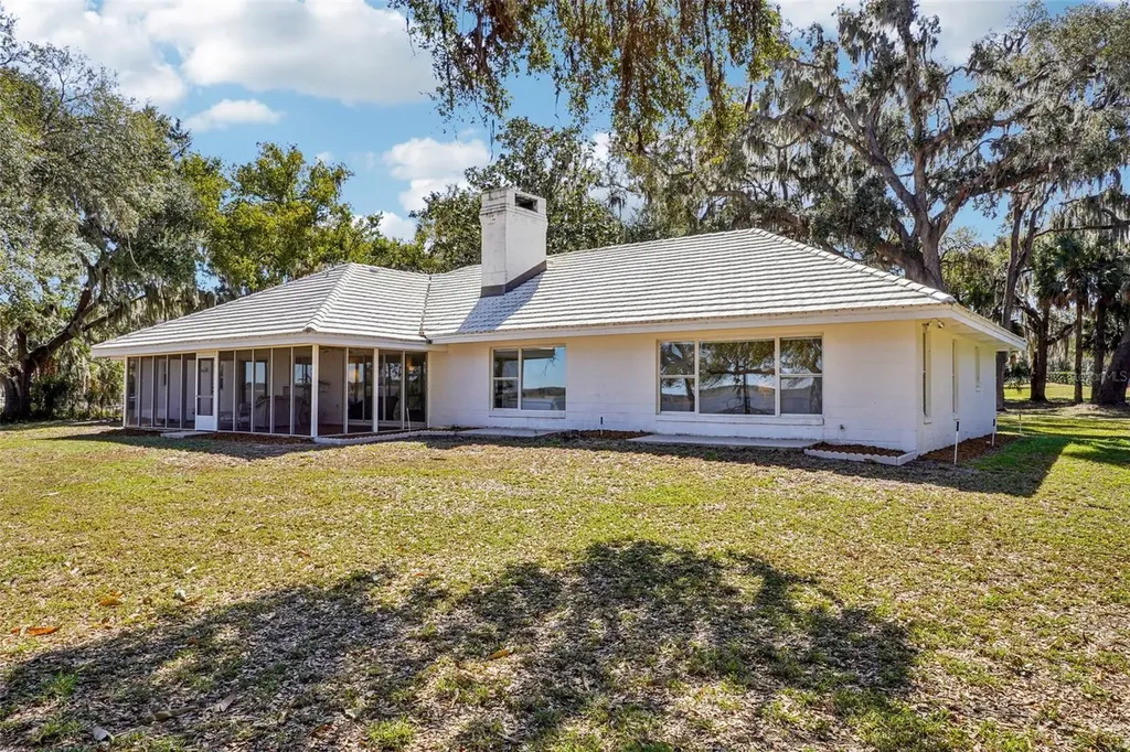37048 County Road 452 Grand Island FL 32735