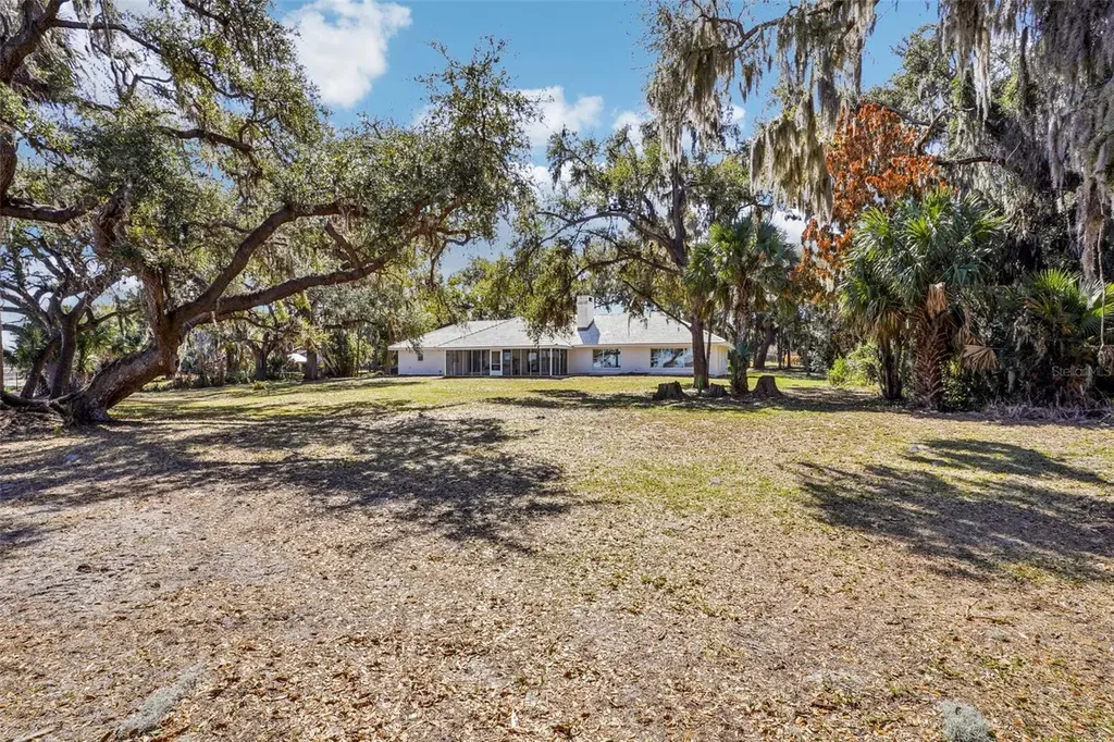 37048 County Road 452 Grand Island FL 32735