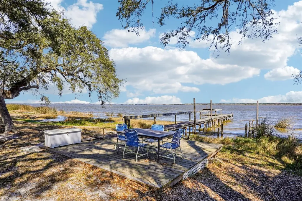 37048 County Road 452 Grand Island FL 32735