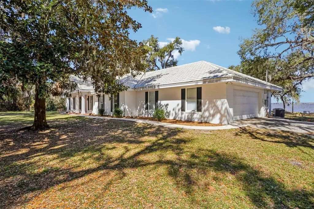 37048 County Road 452 Grand Island FL 32735