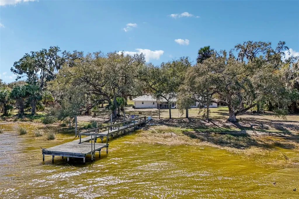 37048 County Road 452 Grand Island FL 32735