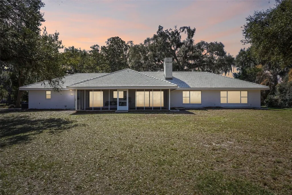 37048 County Road 452 Grand Island FL 32735