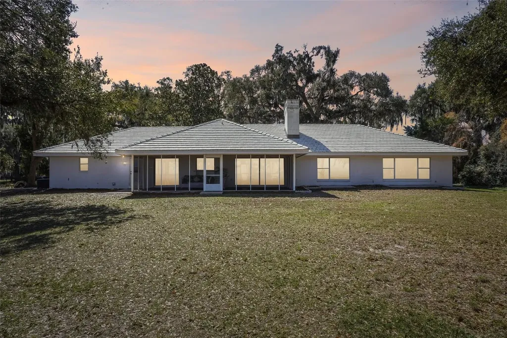 37048 County Road 452 Grand Island FL 32735