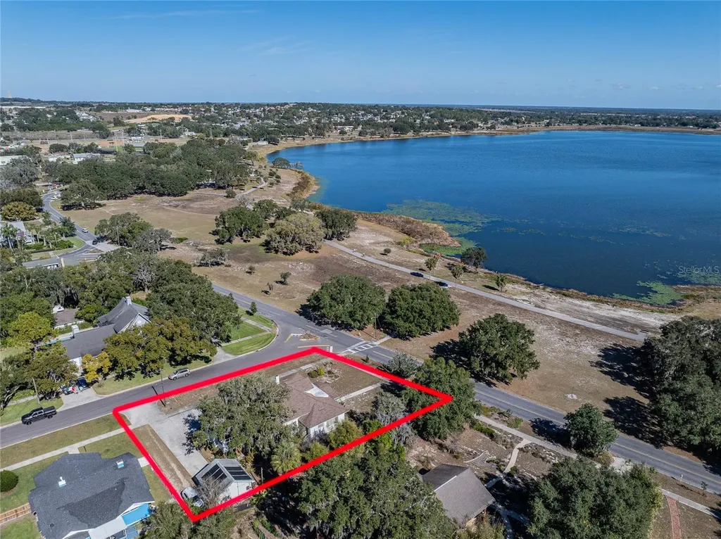 102 S Lakeshore Boulevard Lake Wales FL 33853