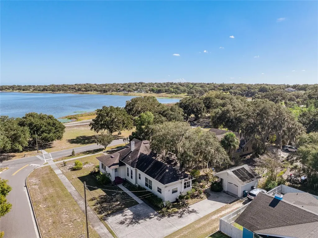 102 S Lakeshore Boulevard Lake Wales FL 33853