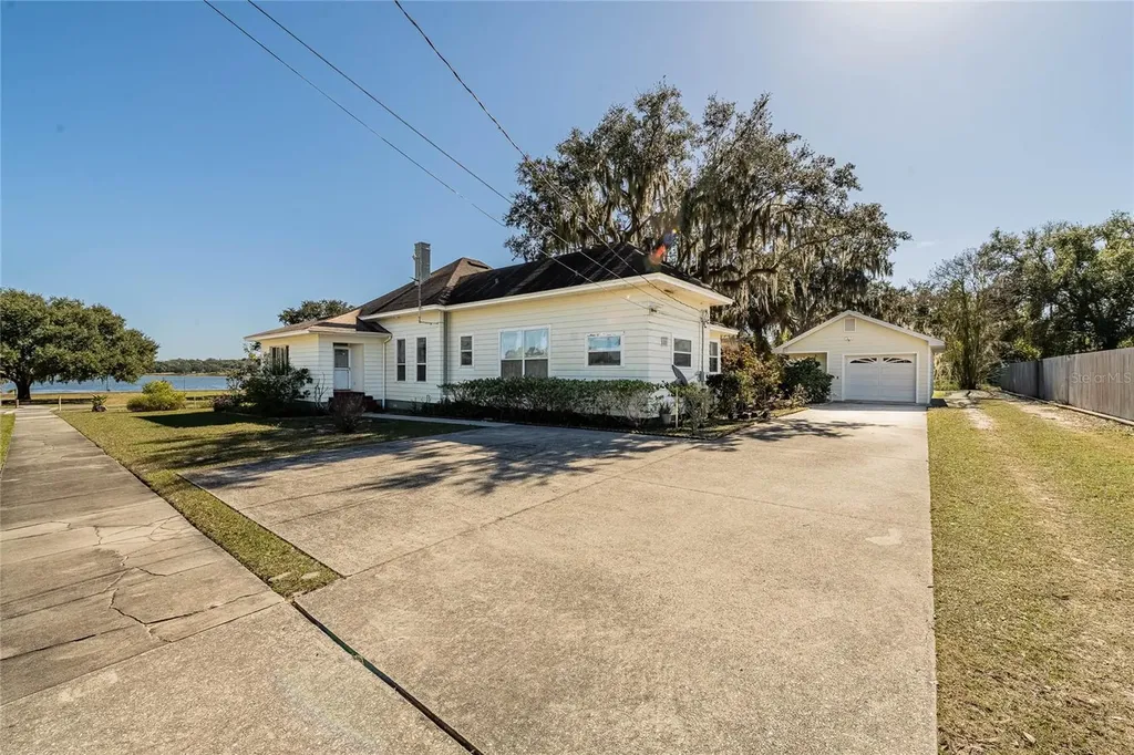 102 S Lakeshore Boulevard Lake Wales FL 33853