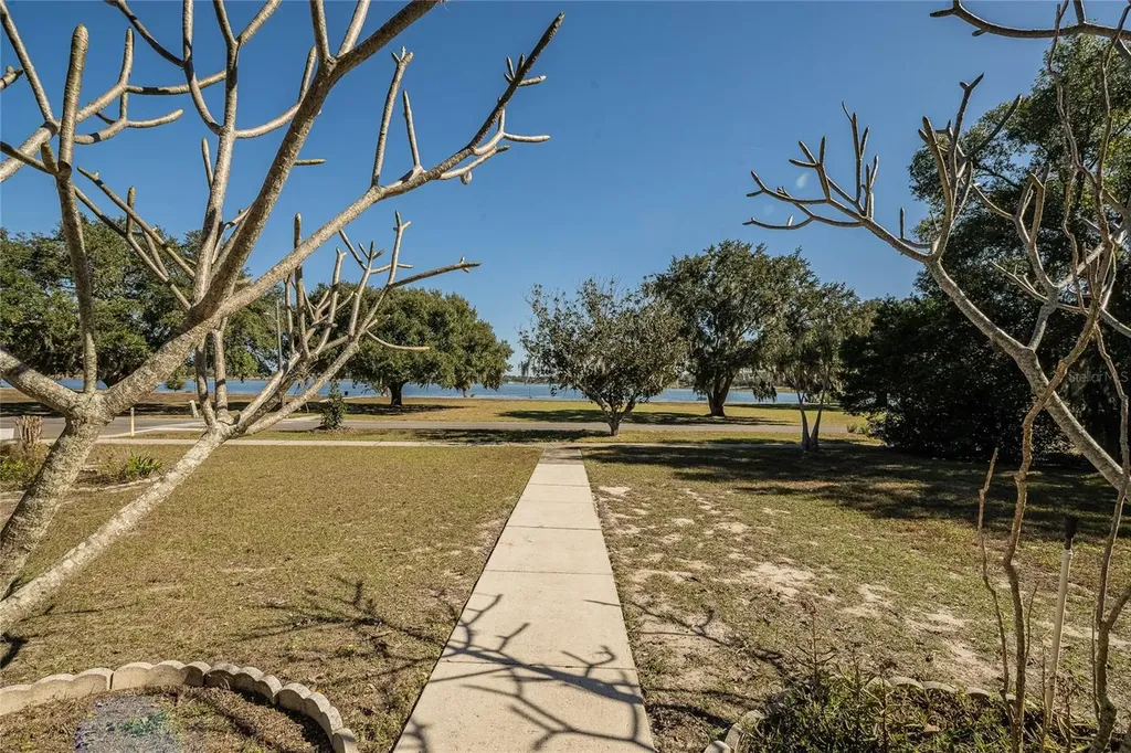 102 S Lakeshore Boulevard Lake Wales FL 33853