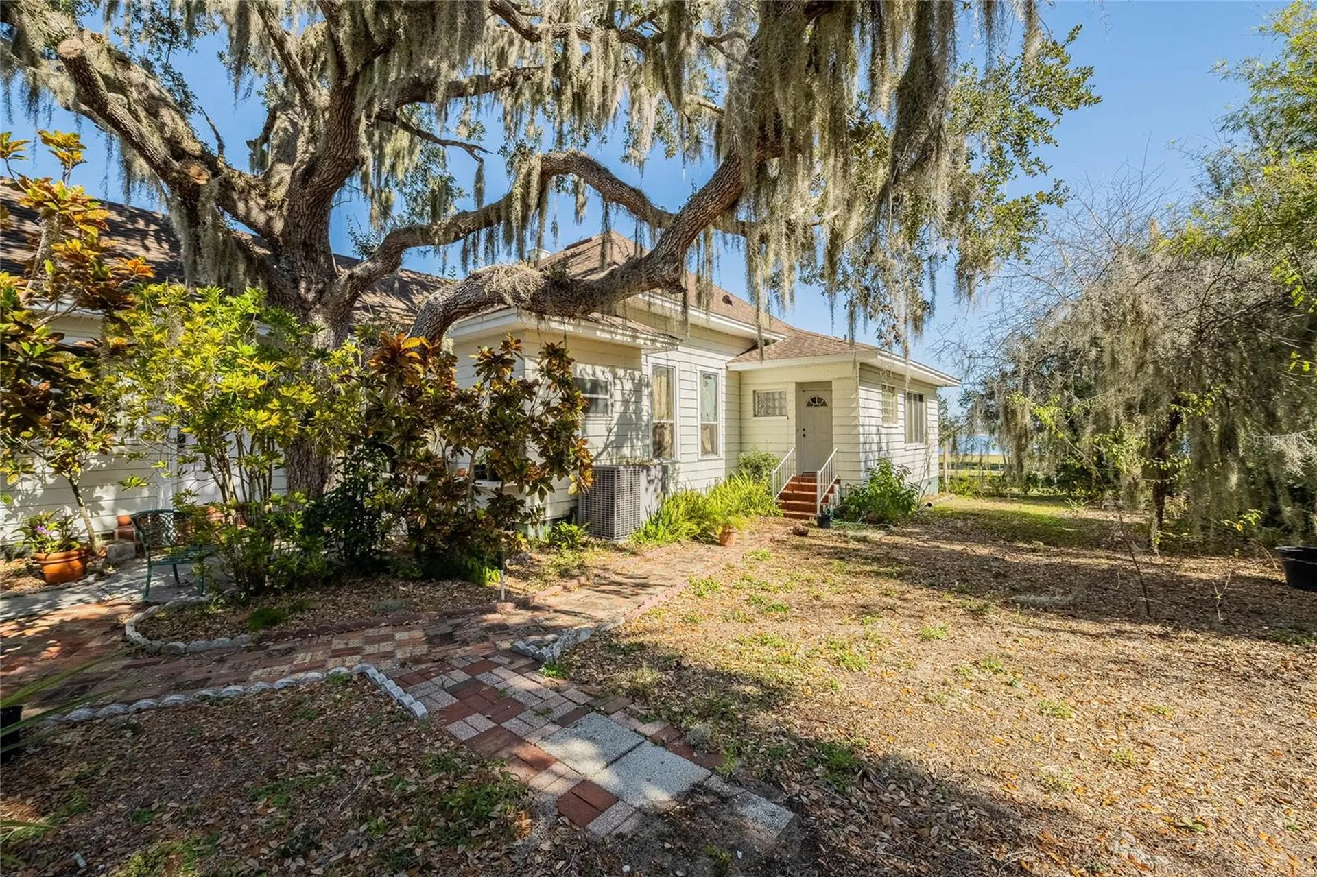 102 S Lakeshore Boulevard Lake Wales FL 33853