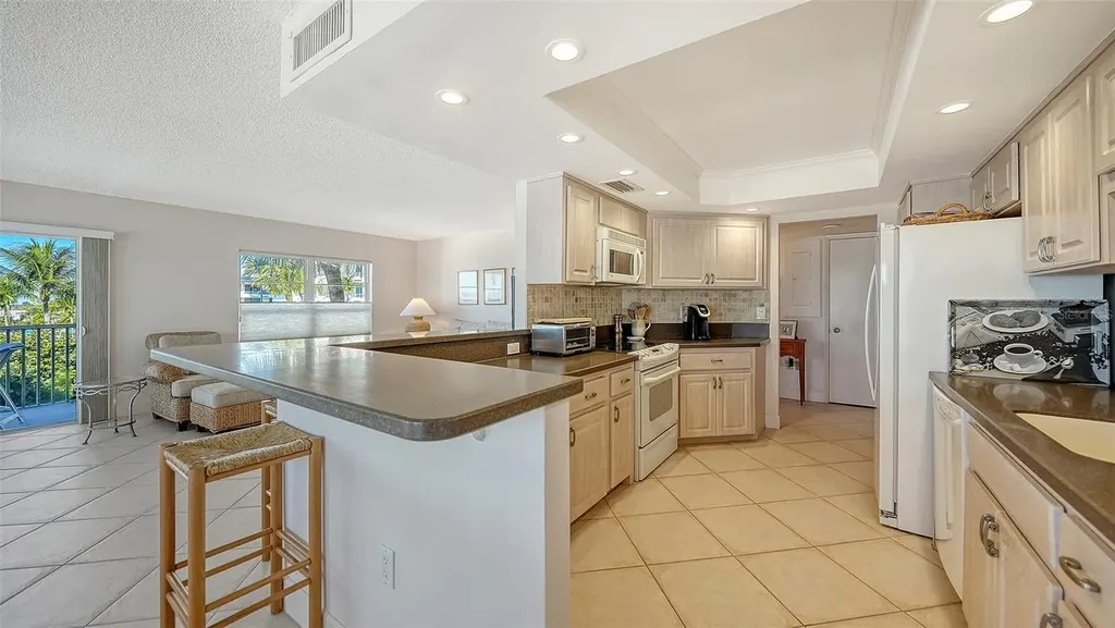 800 Benjamin Franklin Drive Sarasota FL 34236