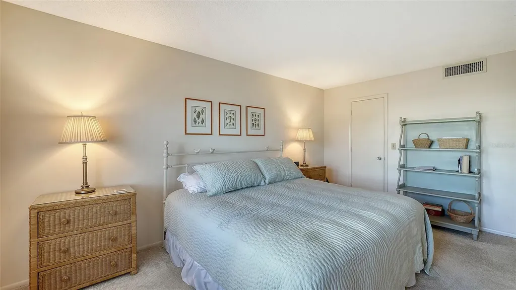 800 Benjamin Franklin Drive Sarasota FL 34236