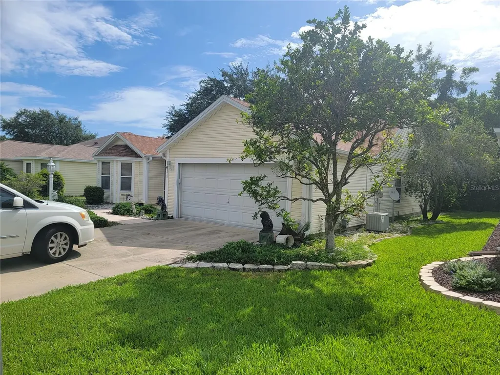 1033 Oak Forest Drive The Villages FL 32162