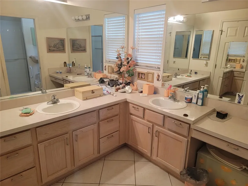 1033 Oak Forest Drive The Villages FL 32162
