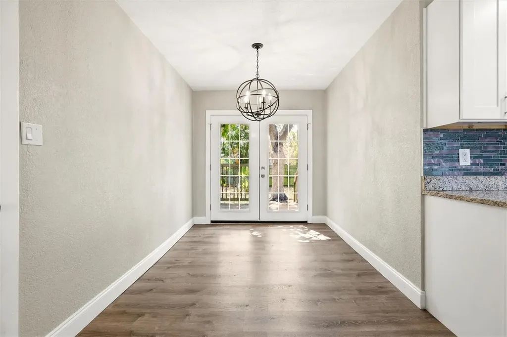 2586 Tami Sola Street Sarasota FL 34237
