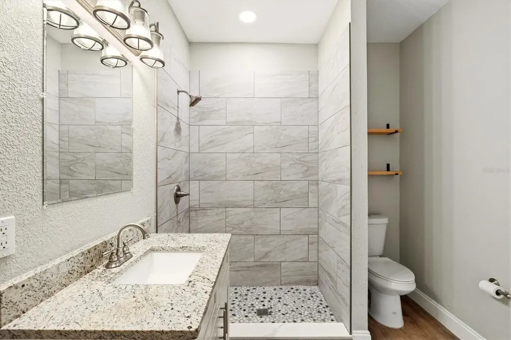 2586 Tami Sola Street Sarasota FL 34237