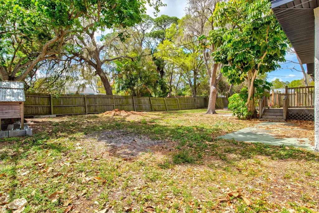 2586 Tami Sola Street Sarasota FL 34237
