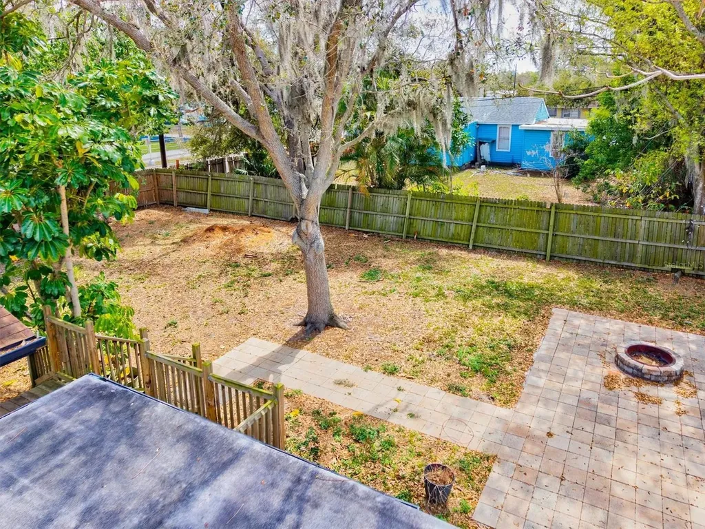 2586 Tami Sola Street Sarasota FL 34237