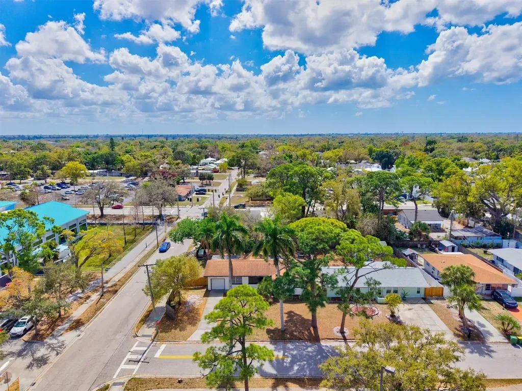 2586 Tami Sola Street Sarasota FL 34237