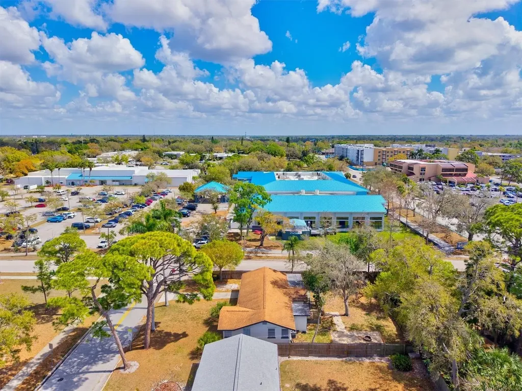 2586 Tami Sola Street Sarasota FL 34237