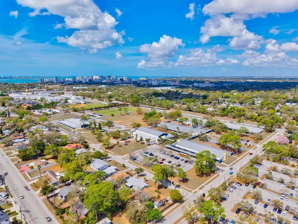 2586 Tami Sola Street Sarasota FL 34237