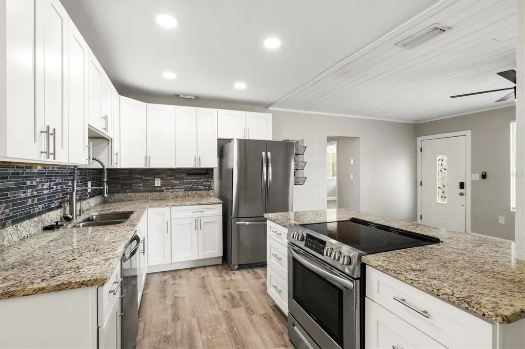2586 Tami Sola Street Sarasota FL 34237