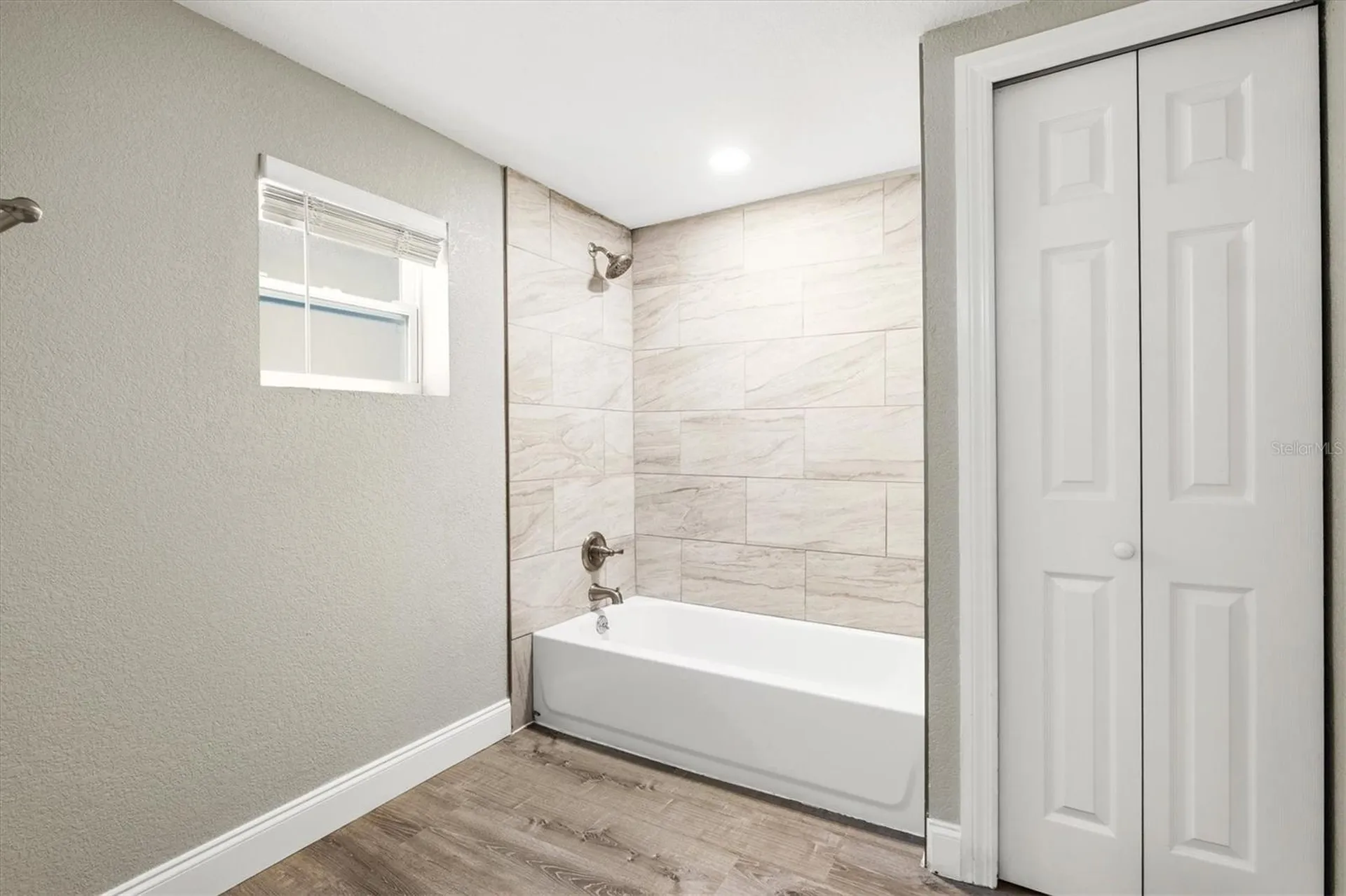 2586 Tami Sola Street Sarasota FL 34237