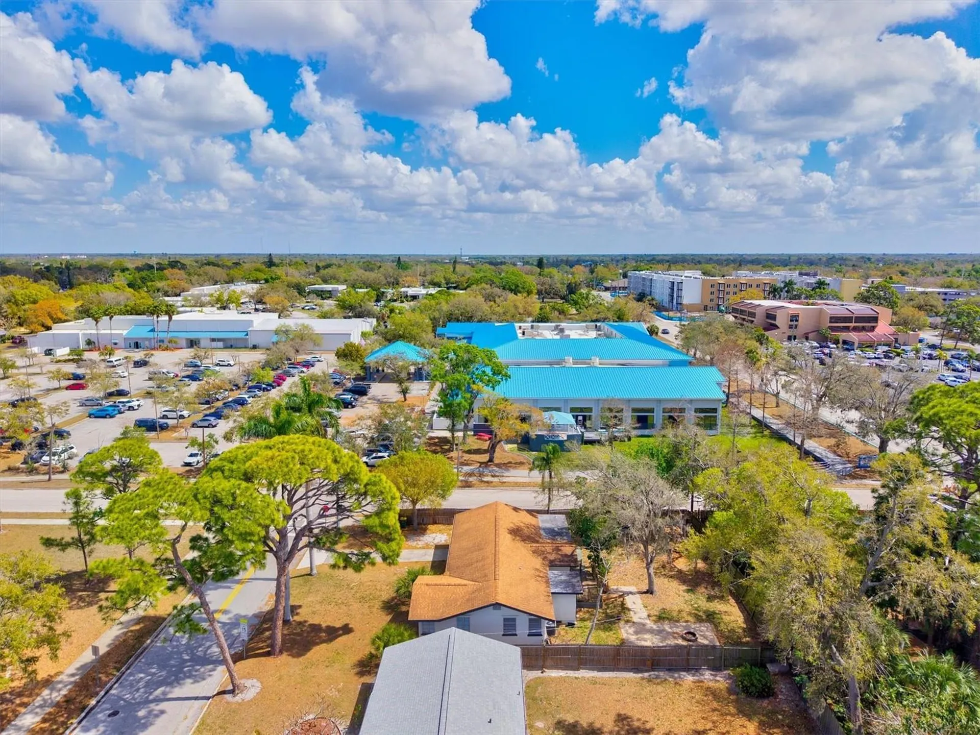 2586 Tami Sola Street Sarasota FL 34237