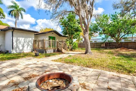 2586 Tami Sola Street Sarasota FL 34237
