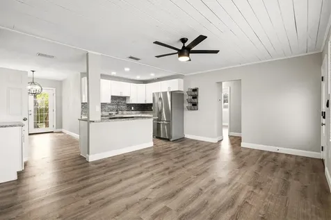 2586 Tami Sola Street Sarasota FL 34237