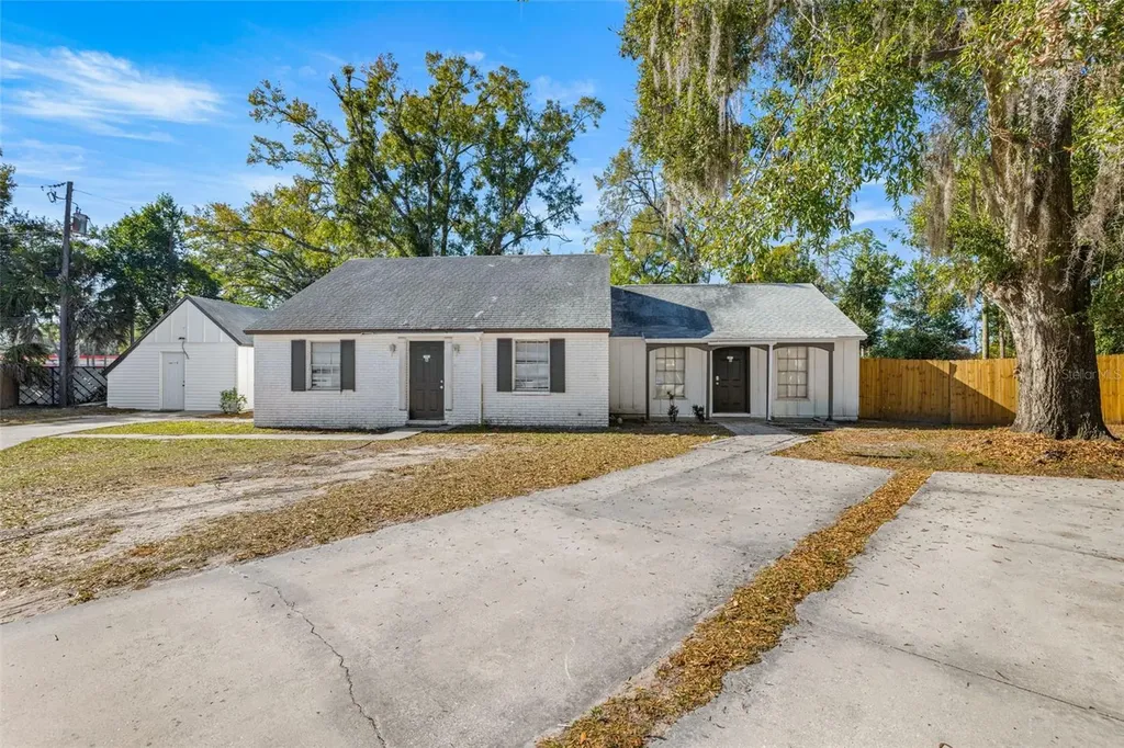 1403 College Park Lane Tampa FL 33612