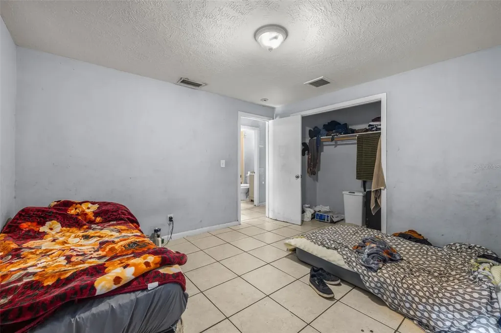 1403 College Park Lane Tampa FL 33612