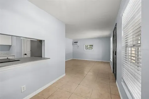 1403 College Park Lane Tampa FL 33612
