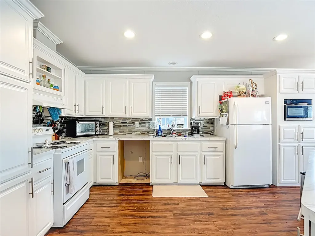 1824 Riverside Drive Moore Haven FL 33471