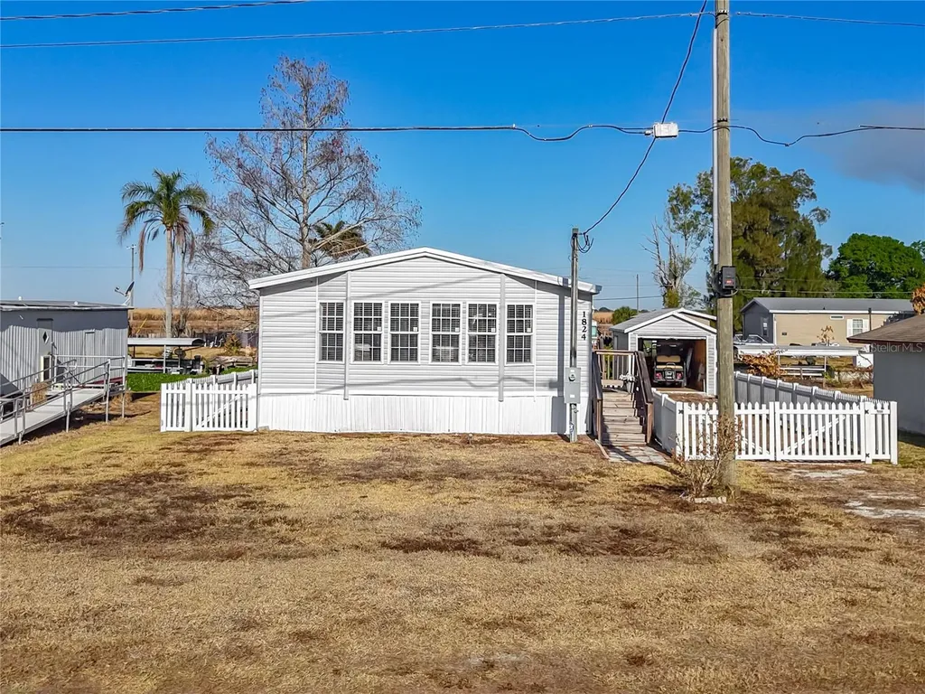 1824 Riverside Drive Moore Haven FL 33471