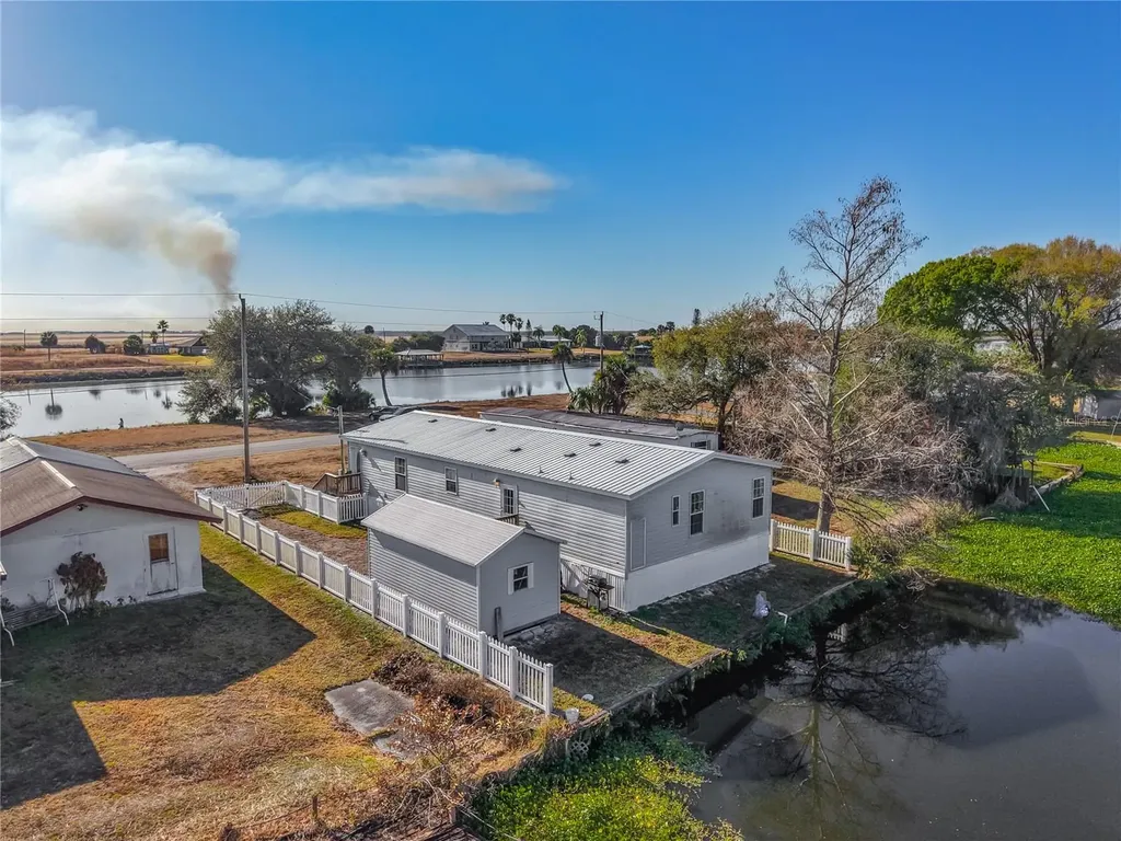 1824 Riverside Drive Moore Haven FL 33471
