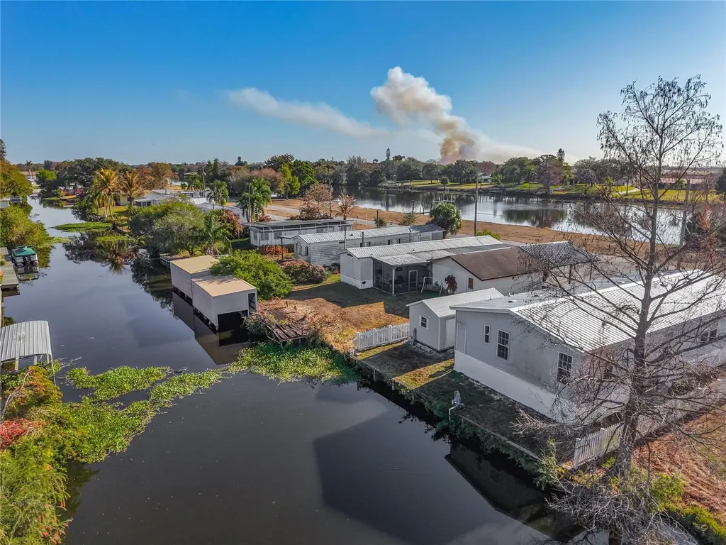 1824 Riverside Drive Moore Haven FL 33471