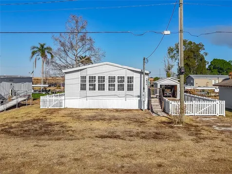 1824 Riverside Drive Moore Haven FL 33471