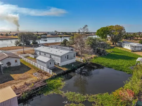 1824 Riverside Drive Moore Haven FL 33471
