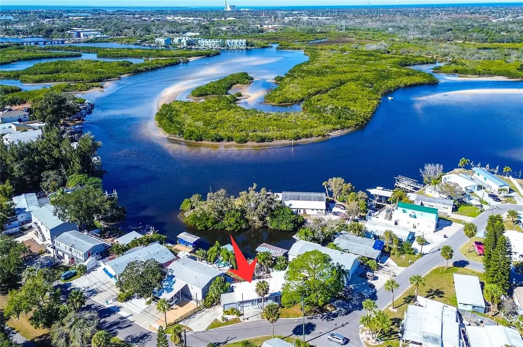 505 Riverview Lane Tarpon Springs FL 34689