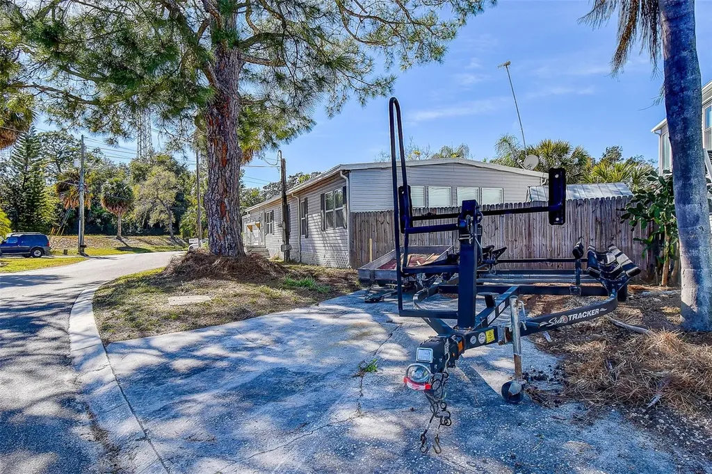 505 Riverview Lane Tarpon Springs FL 34689