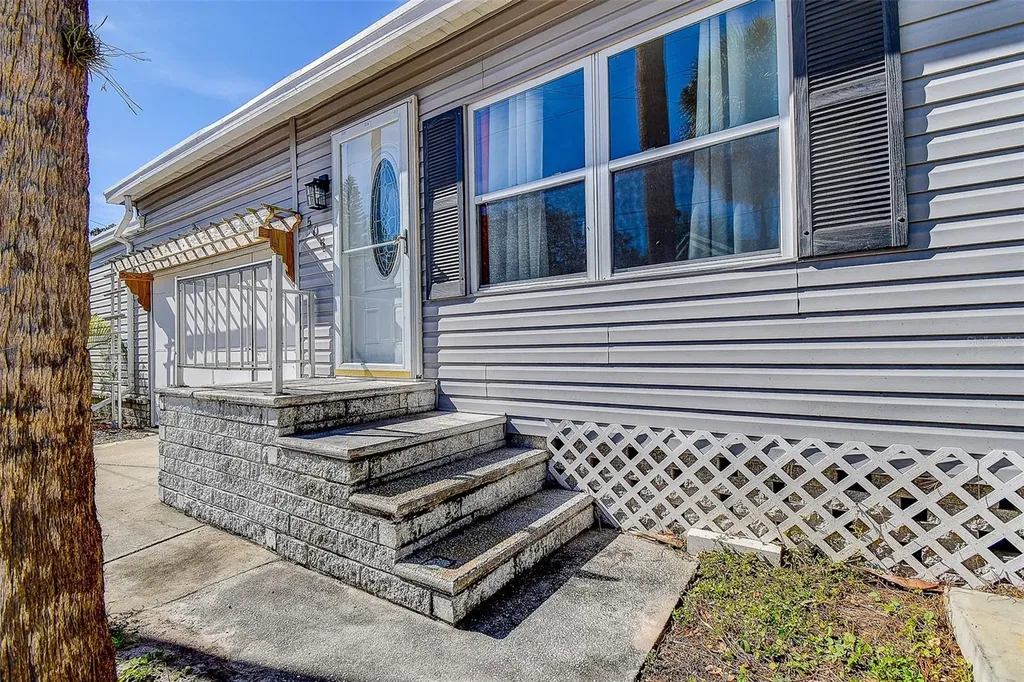 505 Riverview Lane Tarpon Springs FL 34689