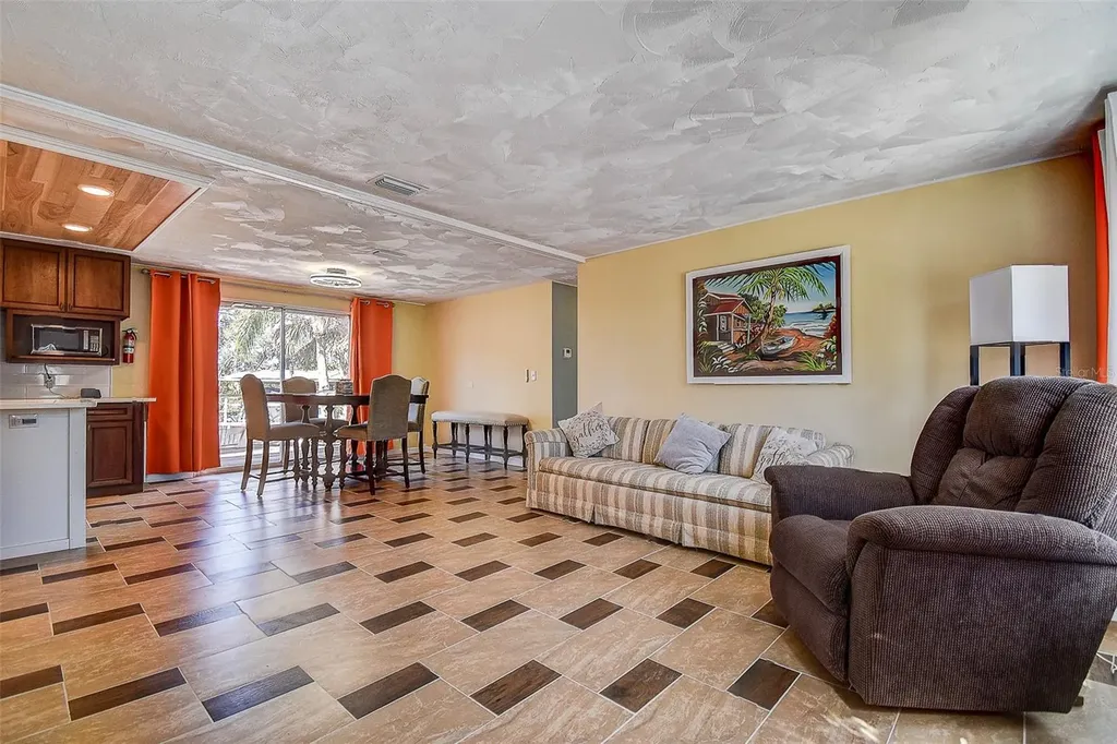 505 Riverview Lane Tarpon Springs FL 34689