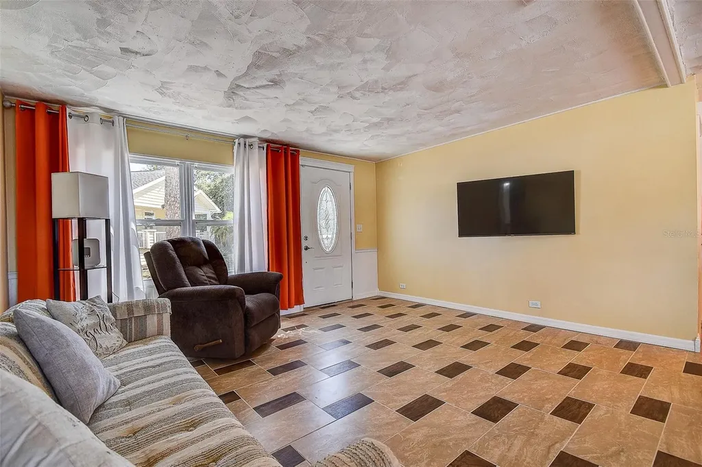 505 Riverview Lane Tarpon Springs FL 34689