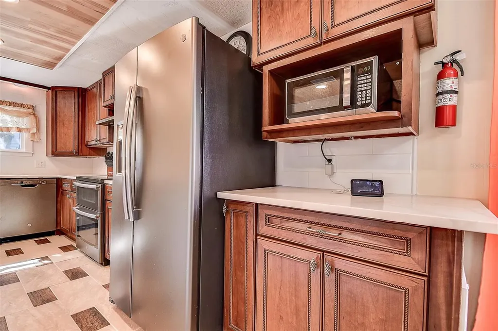 505 Riverview Lane Tarpon Springs FL 34689